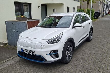 Kia Niro 62.500 km 21.900 &euro; Düsseldorf 40593