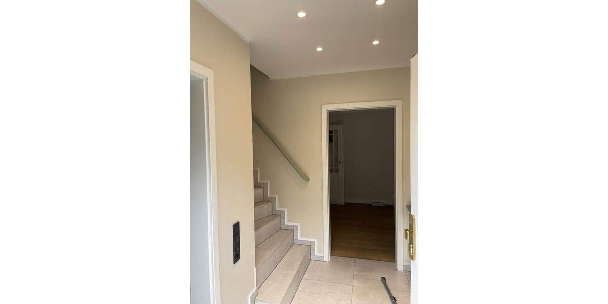 Mehrfamilienhaus, Wohnhaus Bergisch Gladbach Hebborn - 8 Zimmer, 240 m&sup2;, 995.000&euro; | Angebot:25879285