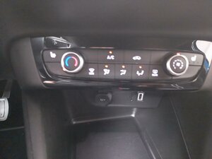 Opel Corsa YES 5.858 km 22.490 &euro; HAAN 42781
