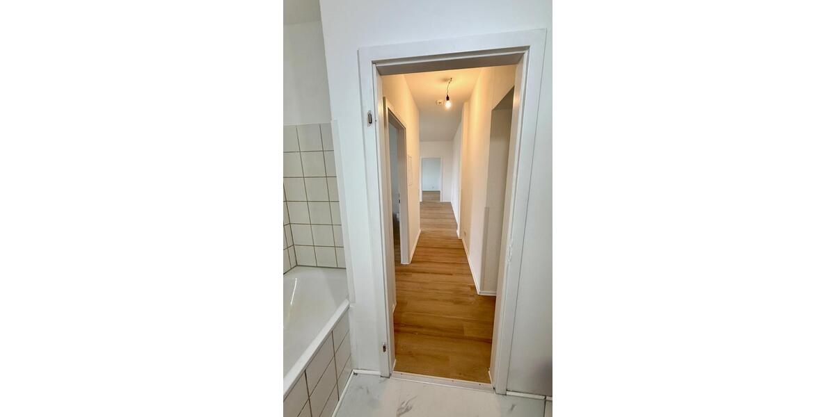 Dachgeschoßwohnung Wuppertal Gemarkung Langerfeld - 3 Zimmer, 84 m&sup2;, 750&euro; | Angebot:25253835
