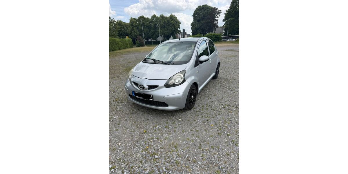 Toyota Aygo (X) 192.763 km 1.590 &euro; Düsseldorf 40472