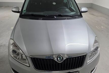 Skoda Fabia 137.500 km 3.999 &euro; Düsseldorf 40472