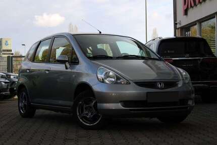 Honda Jazz 149.751 km 3.999 &euro; Düsseldorf 40625