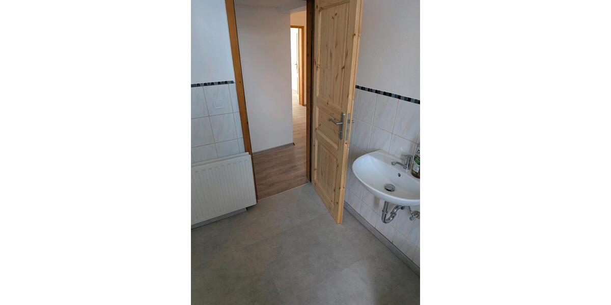 Etagenwohnung Schwelm - 4 Zimmer, 110 m&sup2;, 1.200&euro; | Angebot:25943765