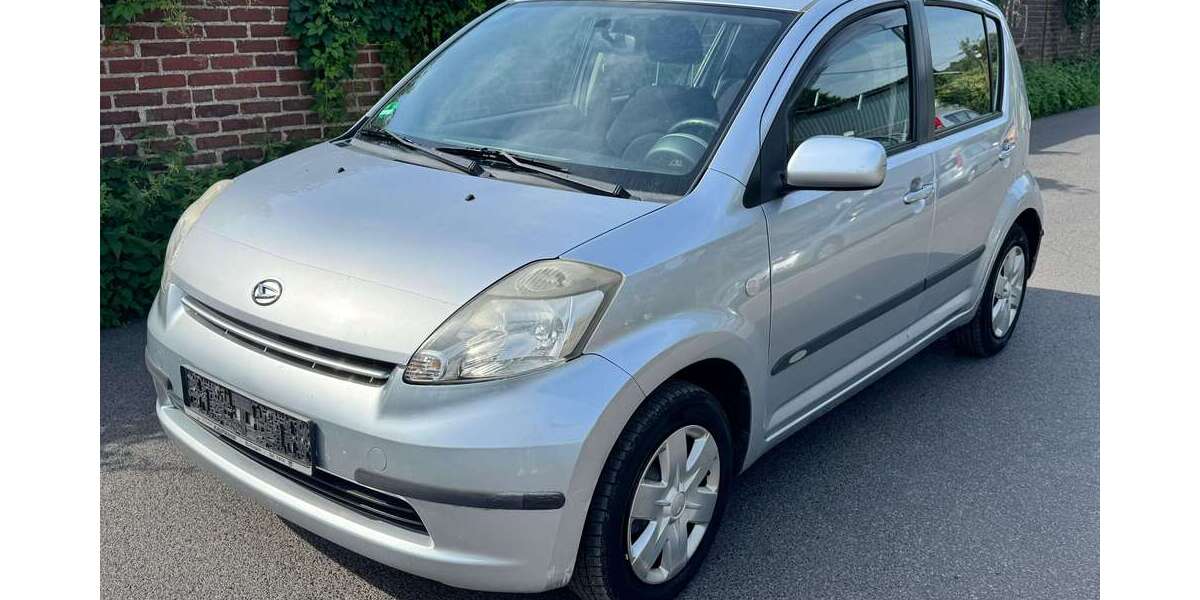 Daihatsu Sirion 150.000 km 2.300 &euro; Köln 50739