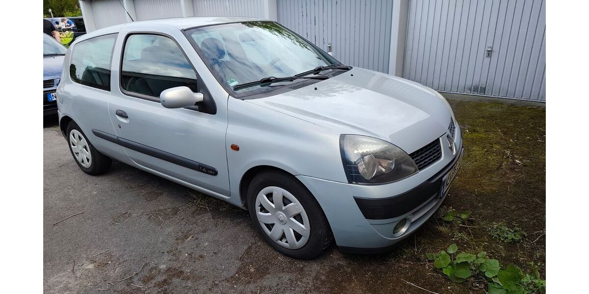 Renault Clio 89.807 km 2.790 &euro; Neuss 41472