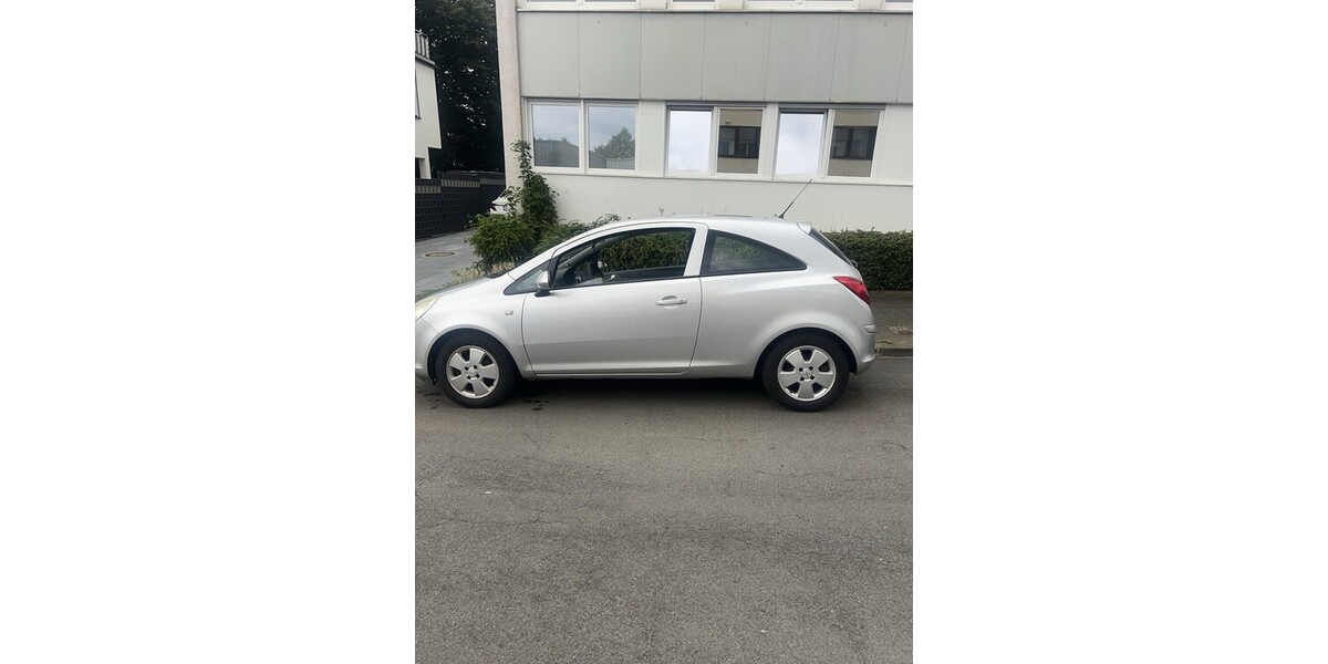 Opel Corsa D 179.000 km 2.500 &euro; Solingen 42651