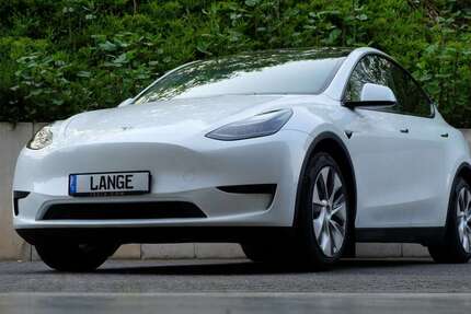 Tesla Model Y 35.039 km 34.980 &euro; Köln 50996