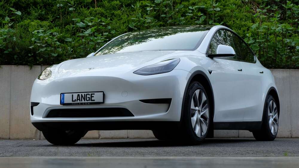 Tesla Model Y 35.039 km 34.980 &euro; Köln 50996