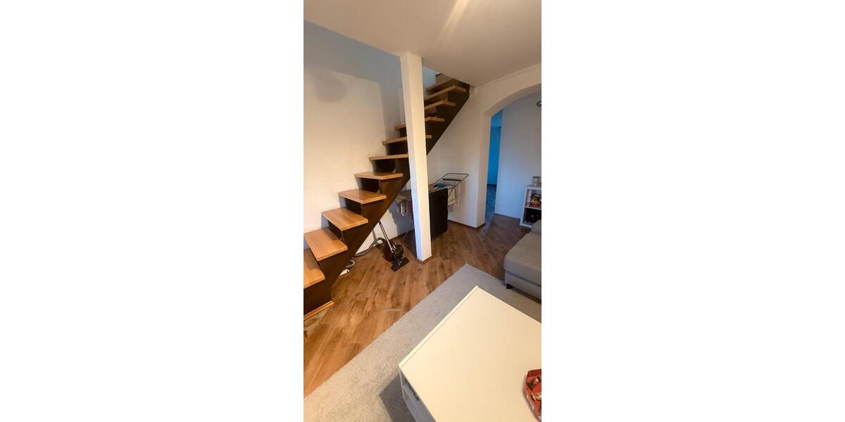 Dachgeschoßwohnung Köln Mülheim - 7 Zimmer, 100 m&sup2;, 490&euro; | Angebot:25308321