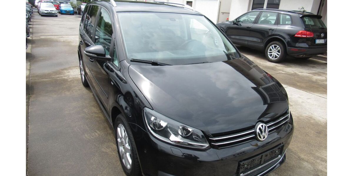 VW Touran 111.000 km 11.800 &euro; Leverkusen 51371