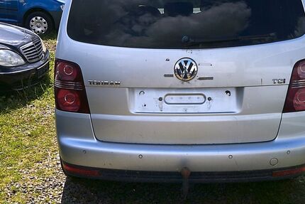 VW Touran 208.900 km 2.700 &euro; Grevenbroich 41516