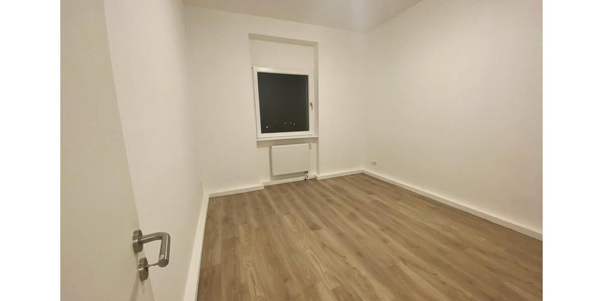 Etagenwohnung Köln Mülheim - 3 Zimmer, 90 m&sup2;, 1.500&euro; | Angebot:25310067