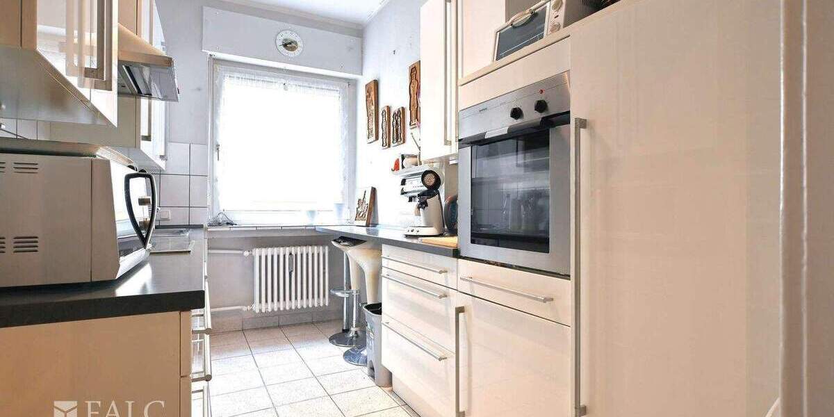 Mehrfamilienhaus, Wohnhaus Köln Weiden - 9 Zimmer, 251 m&sup2;, 1.150.000&euro; | Angebot:25696521