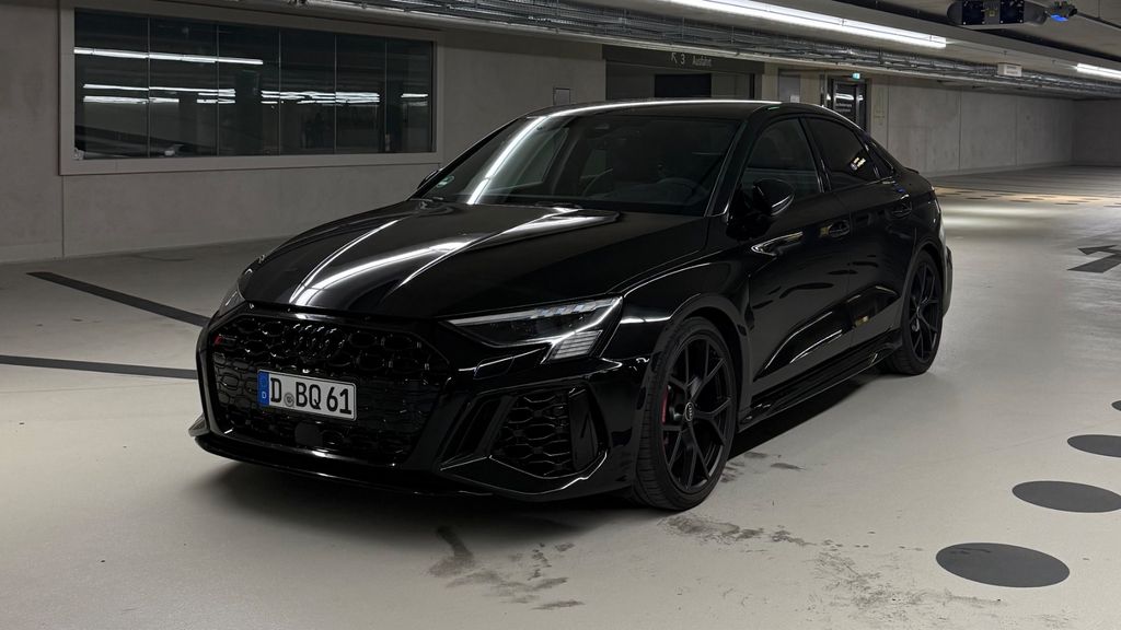 Audi RS3 35.350 km 57.300 &euro; Düsseldorf 40596