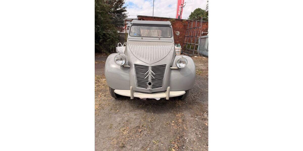 Citroen 2 CV 42.740 km 10.000 &euro; Köln 50935