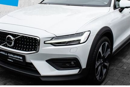 Volvo V60 Cross Country 28.974 km 37.750 &euro; Düsseldorf 40474