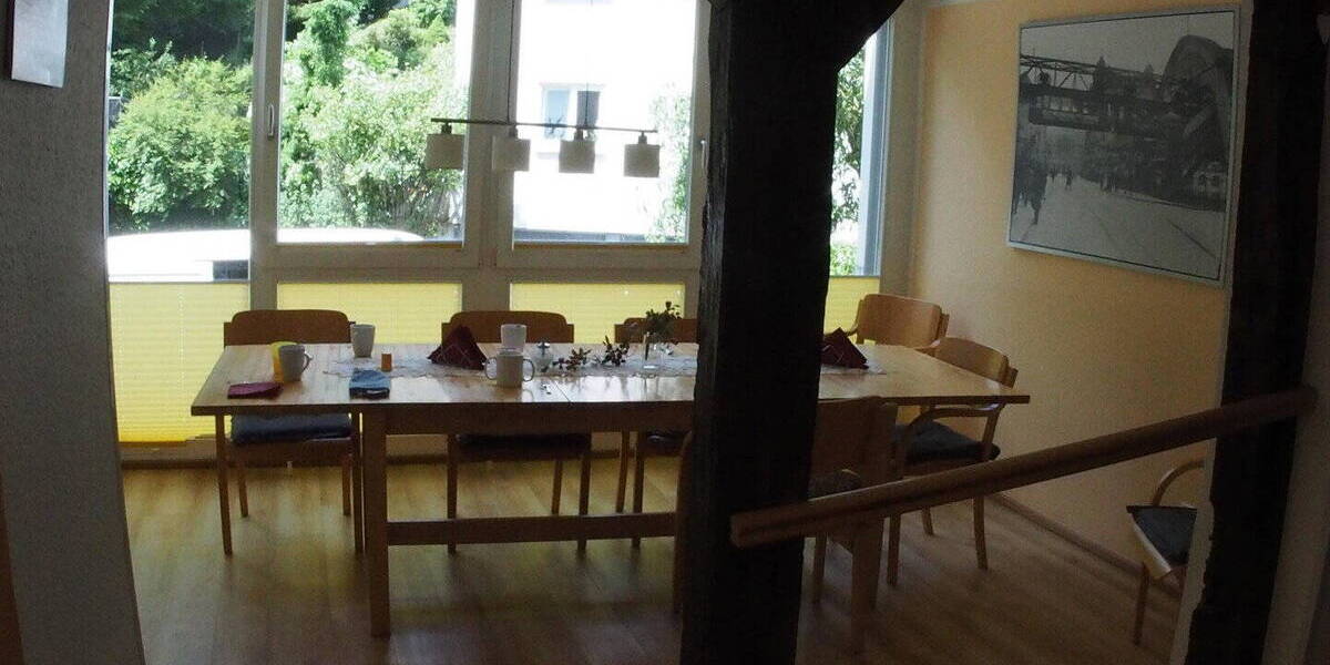 Etagenwohnung Remscheid Lüttringhausen Lüttringhausen - 5 Zimmer, 131 m&sup2;, 295.000&euro; | Angebot:26091106