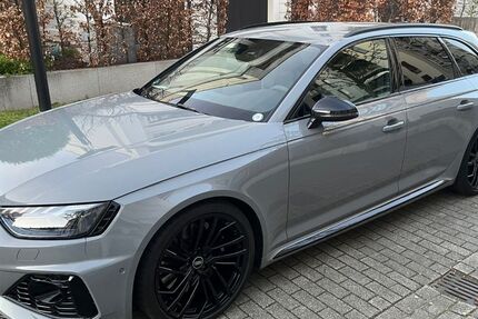 Audi RS4 39.700 km 67.500 &euro; Düsseldorf 40477