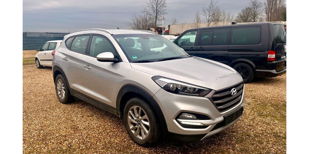 Hyundai TUCSON 128.000 km 13.999 &euro; Köln 51107
