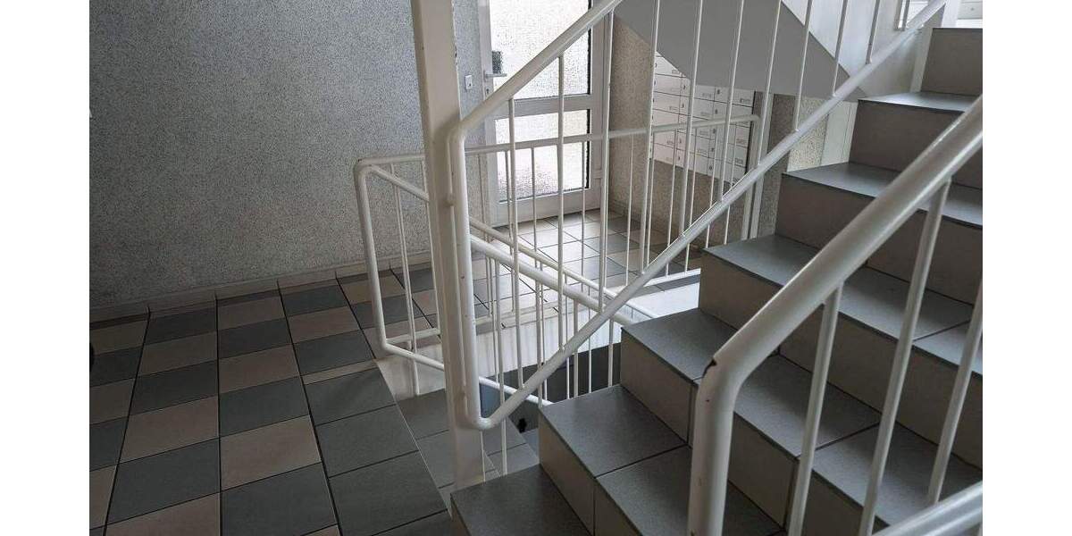 Etagenwohnung Düsseldorf Rath - 3 Zimmer, 88 m&sup2;, 349.000&euro; | Angebot:25691147