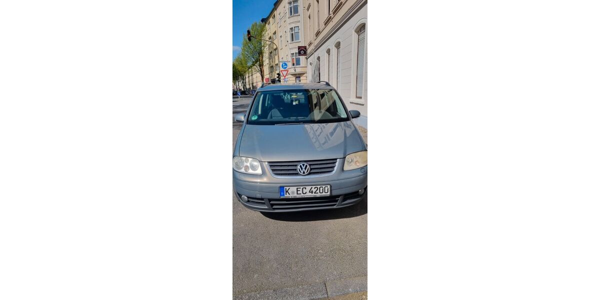 VW Touran 420.780 km 1.050 &euro; Köl 51061