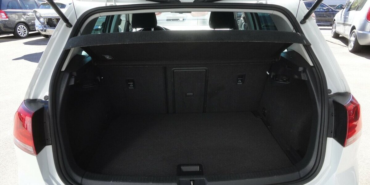 VW Golf Cup 1,4 BMT Autom.Klimatr.SHZ.PDC. 2.Hd 147.000 km 10.950 &euro; Neuss 41462