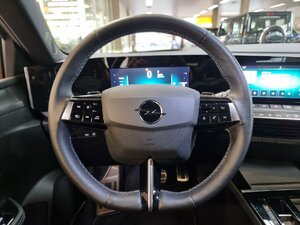 Opel Astra Ultimate Plug-in-Hybrid Navi Head Up 24.396 km 22.490 &euro; HAAN 42781