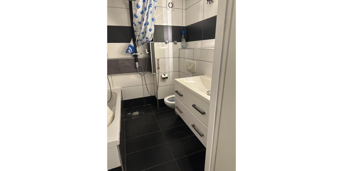 Dachgeschoßwohnung Düsseldorf Stadtbezirk 6 - 3 Zimmer, 55 m&sup2;, 1.300&euro; | Angebot:25906216