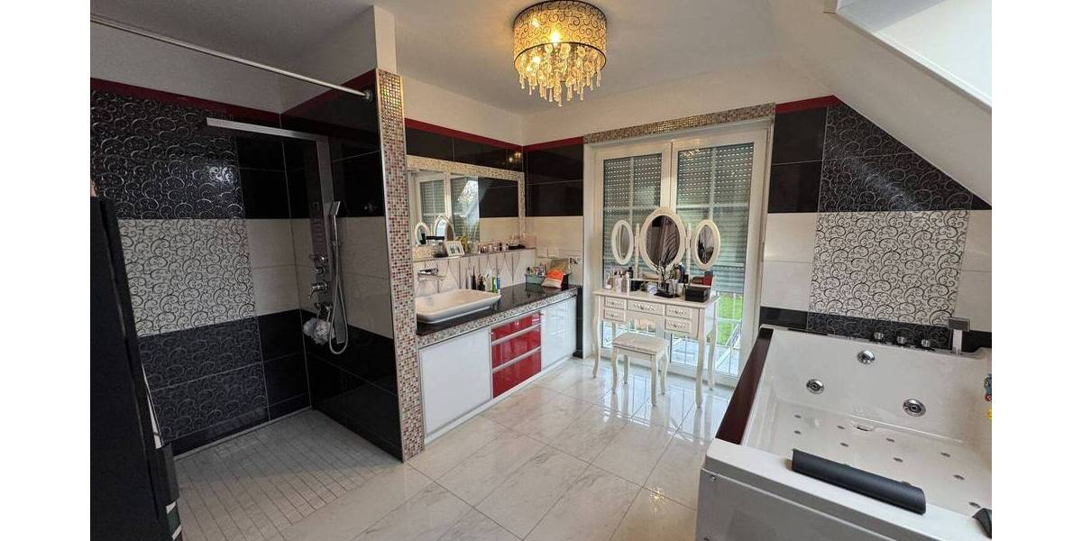 Einfamilienhaus Düsseldorf Gerresheim - 6 Zimmer, 140 m&sup2;, 1.280.000&euro; | Angebot:26834536