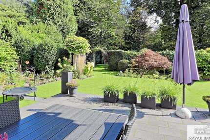 Haus Düsseldorf Hassels Stadtbezirk 9 - 11 Zimmer, 266 m&sup2;, 849.000&euro; | Angebot:26006877