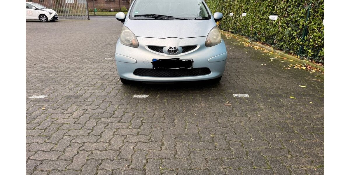 Toyota Aygo (X) 149.100 km 3.950 &euro; Düsseldorf 40239