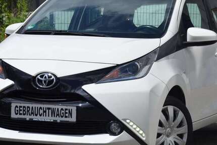 Toyota Aygo 67.354 km 8.690 &euro; Düsseldorf 40599