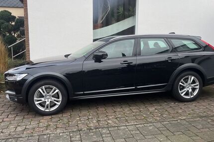 Volvo V90 Cross Country 54.000 km 30.500 &euro; Mettmann 40822