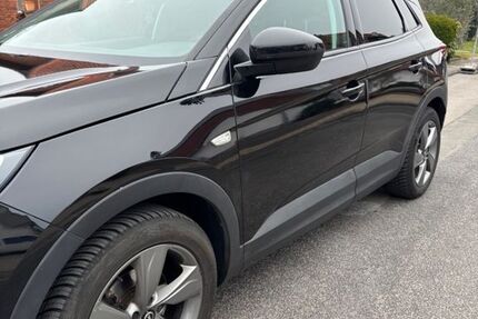 Opel Grandland (X) 98.200 km 14.700 &euro; Düsseldorf 40229