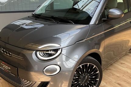 Fiat 500e 21.980 km 17.900 &euro; Wuppertal 42327