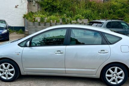 Toyota Prius 162.000 km 4.999 &euro; Wuppertal 42277