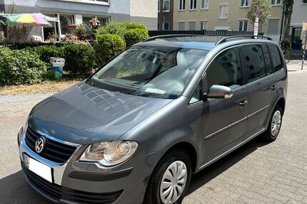 VW Touran 375.000 km 1.600 &euro; Kaarst 41564