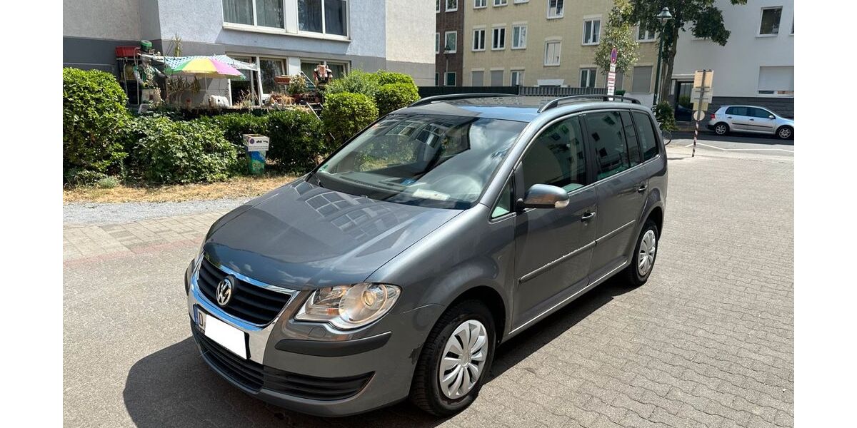 VW Touran 375.000 km 1.600 &euro; Kaarst 41564