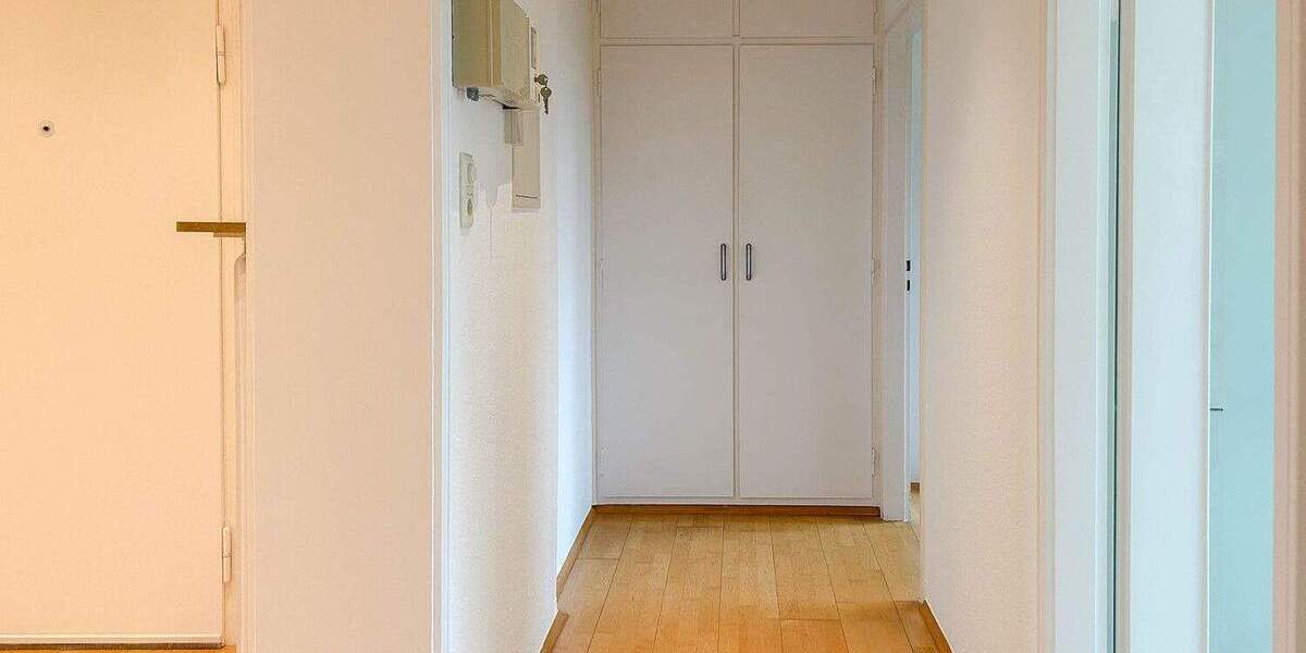 Etagenwohnung Düsseldorf Düsseltal - 3 Zimmer, 121 m&sup2;, 1.770&euro; | Angebot:25687711