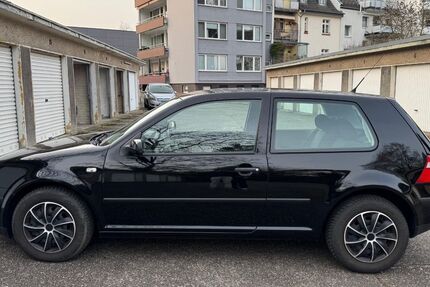 VW Golf 224.500 km 700 &euro; Alkenrath 51377