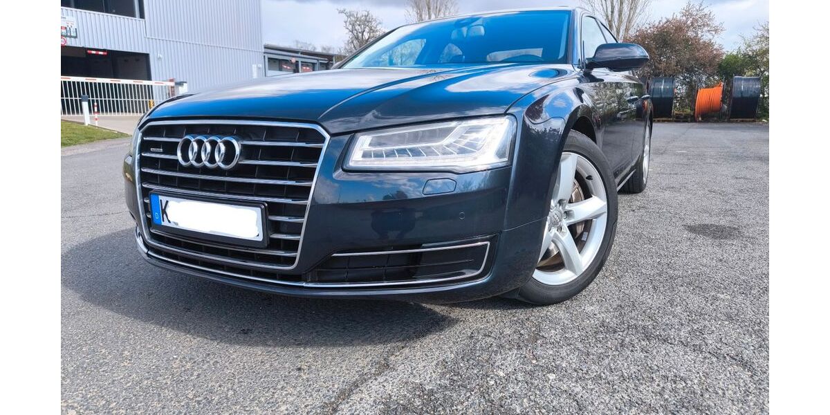 Audi A8 311.000 km 16.490 &euro; Köln 51145