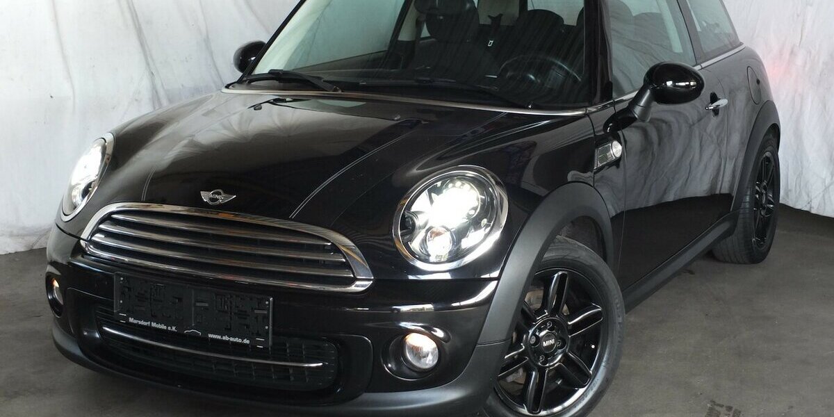 Mini Cooper BAKER STREET XENON KLIMAAUTOM SITZHEIZUNG 114.143 km 8.898 &euro; Köln 50858