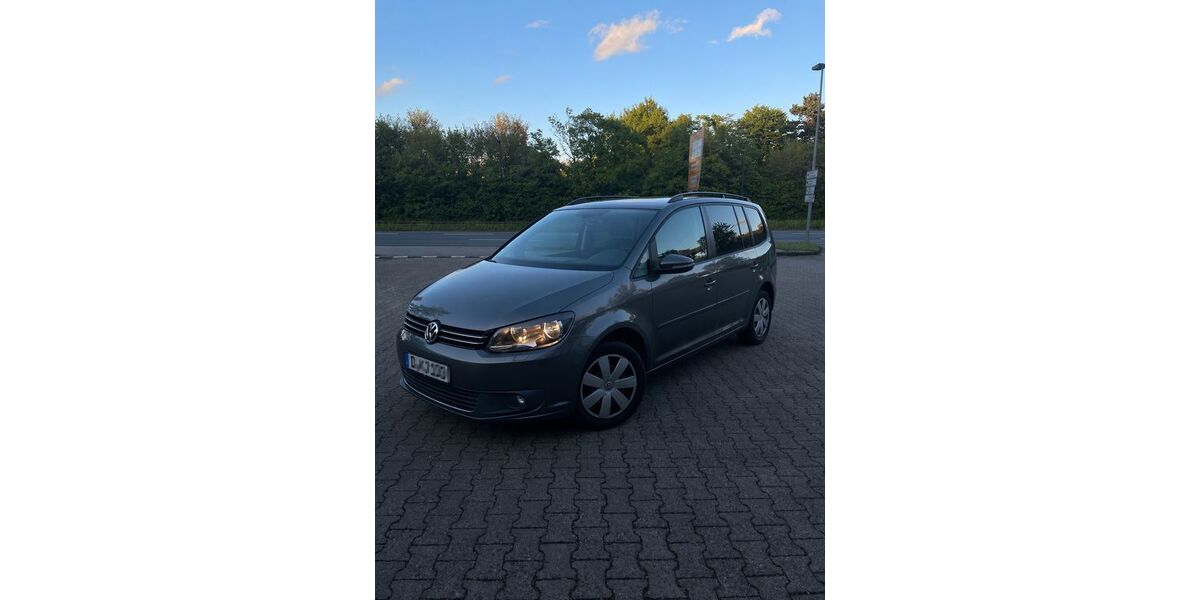 VW Touran 198.000 km 5.500 &euro; Düsseldorf 40595