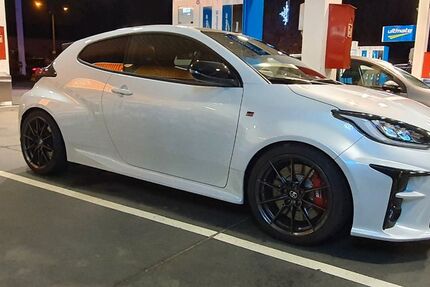 Toyota Yaris 45.000 km 31.500 &euro; Köln 50968