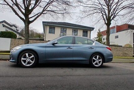 INFINITI Q50 2.2d 165.000 km 16.666 &euro; Köln 50667