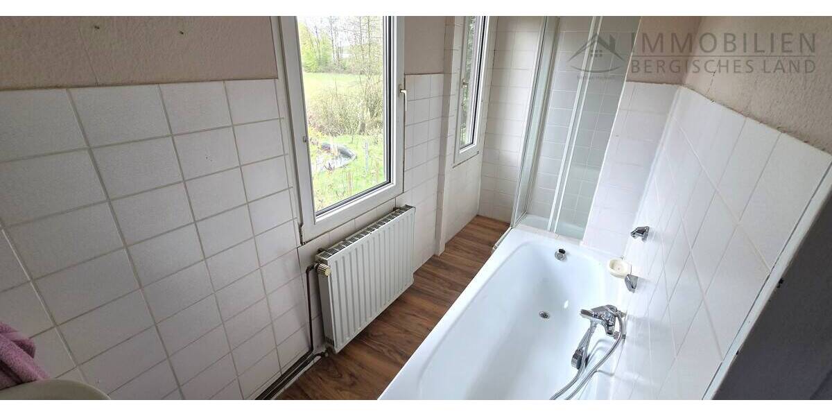 Mehrfamilienhaus, Wohnhaus Hückeswagen Kobeshofen - 8 Zimmer, 190 m&sup2;, 165.000&euro; | Angebot:26306810