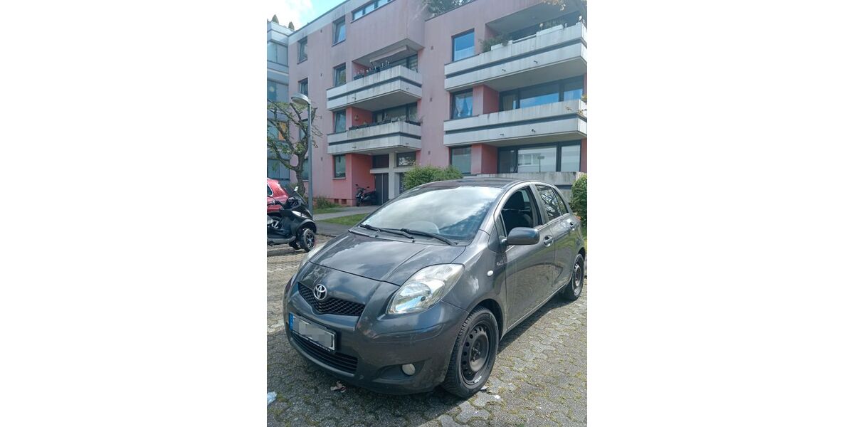 Toyota Yaris 238.696 km 2.500 &euro; köln 51107