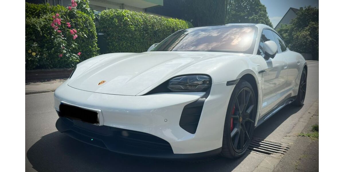 Porsche Taycan 14.884 km 98.500 &euro; Langenfeld 40764