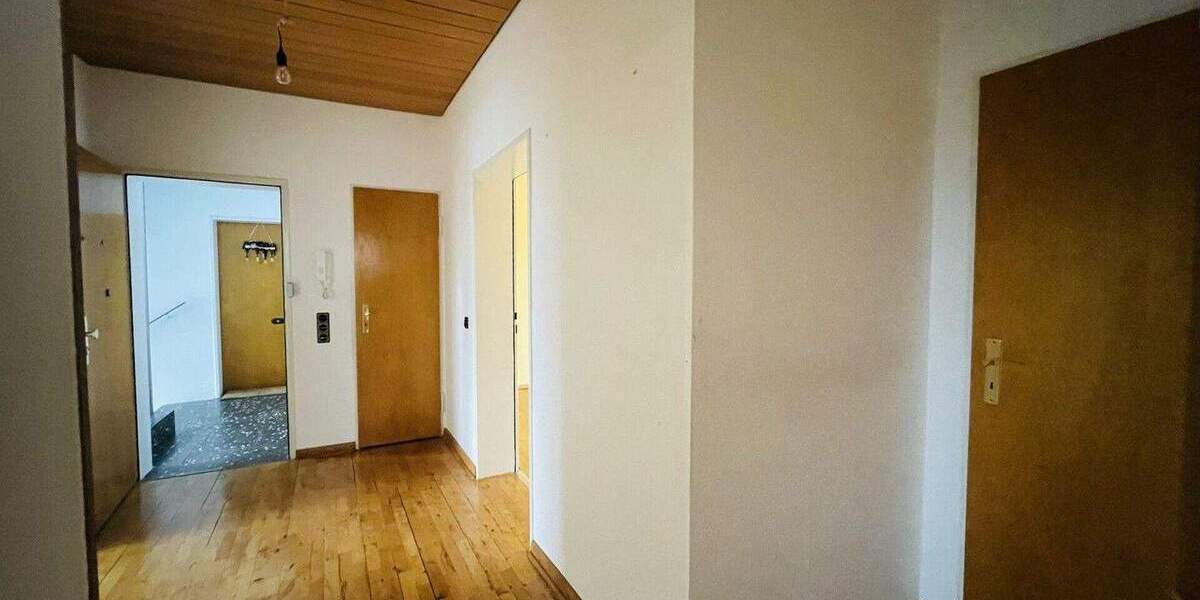 Etagenwohnung Düsseldorf Eller - 3 Zimmer, 90 m&sup2;, 329.000&euro; | Angebot:25738217